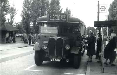 LT1156 at Worcester Park in 1950